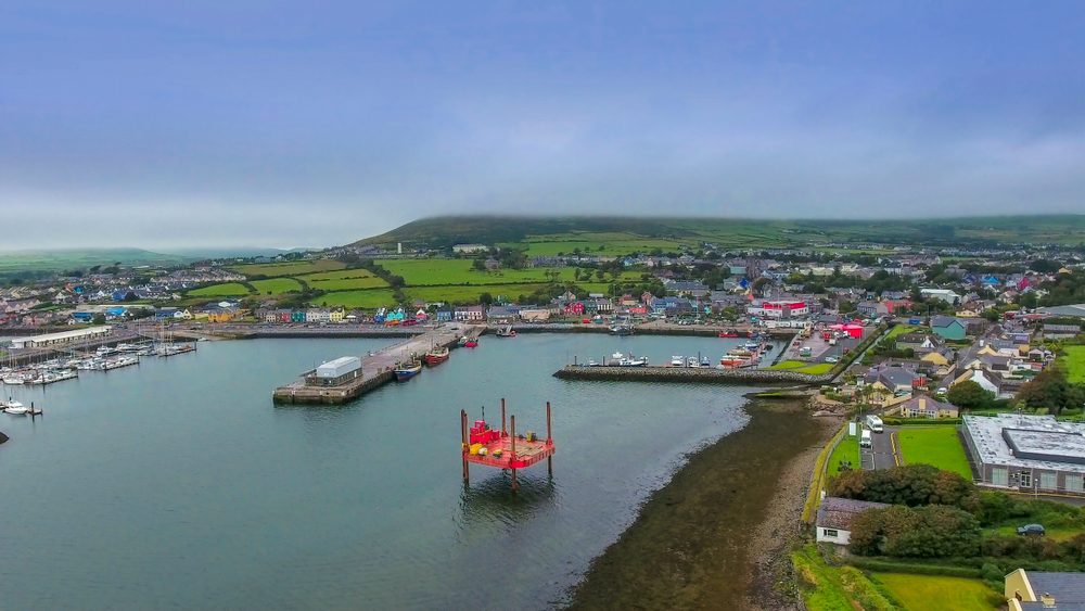 Veduta aerea della città di Dingle nella contea di Kerry