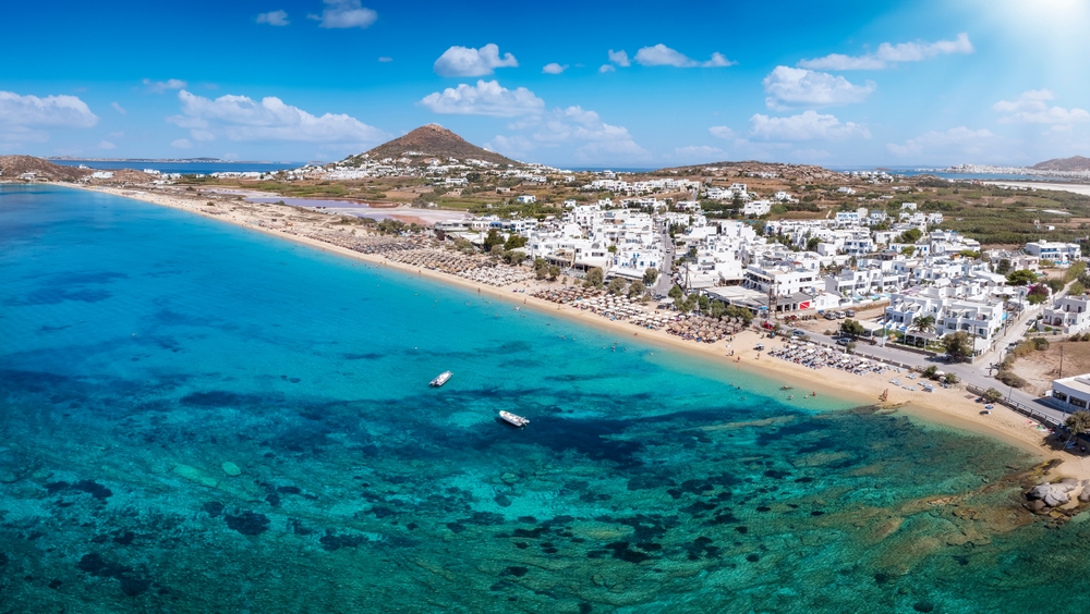 Veduta aerea della spiaggia di Agios Prokopios a Naxos