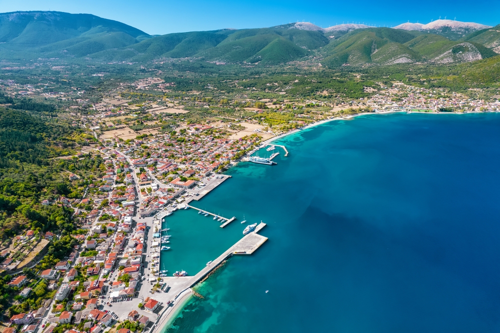 Vista aerea della cittadina portuale di Sami a Cefalonia