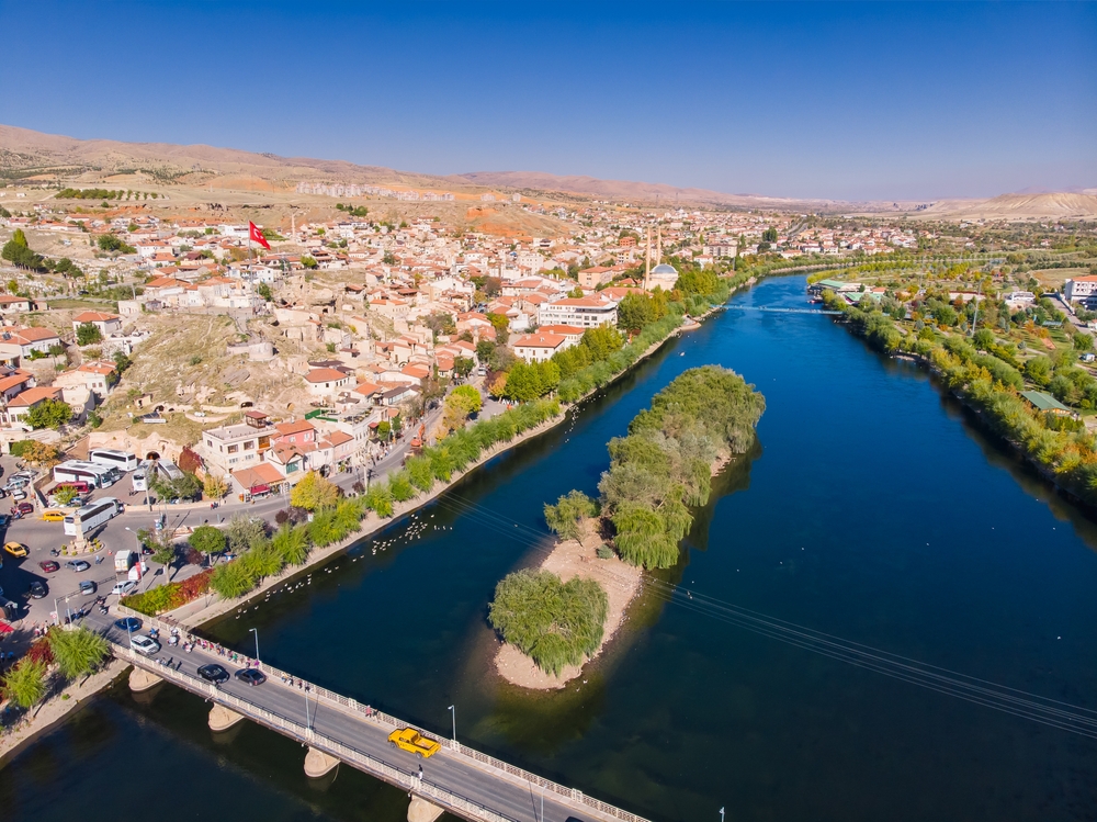 Vista aerea di Avanos e del fiume Kızılırmak in Cappadocia