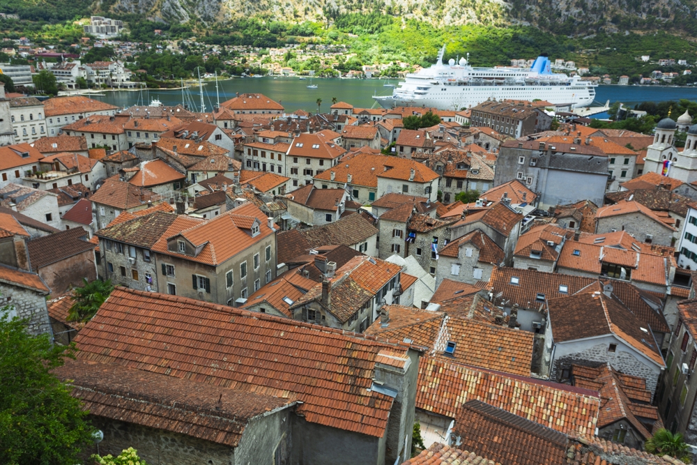 Vista del centro storico di Cattaro e delle Bocche di Cattaro